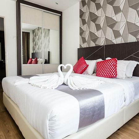 E-Red Hotel Melaka Экстерьер фото