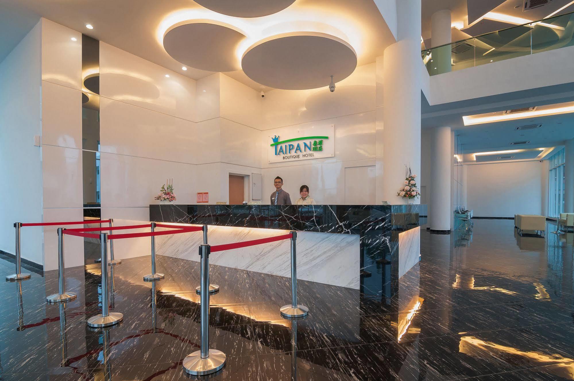 E-Red Hotel Melaka Экстерьер фото