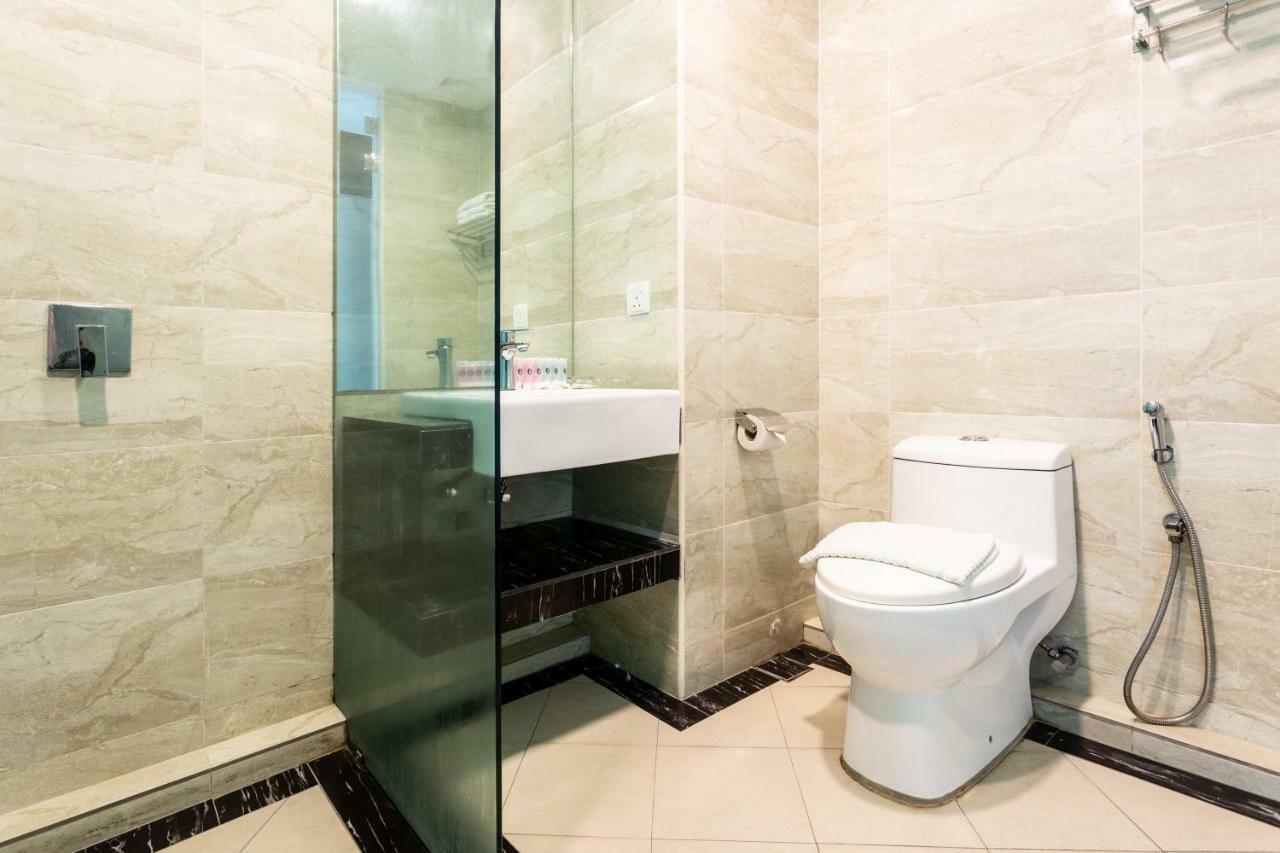 E-Red Hotel Melaka Экстерьер фото