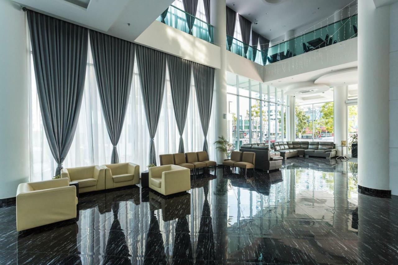 E-Red Hotel Melaka Экстерьер фото