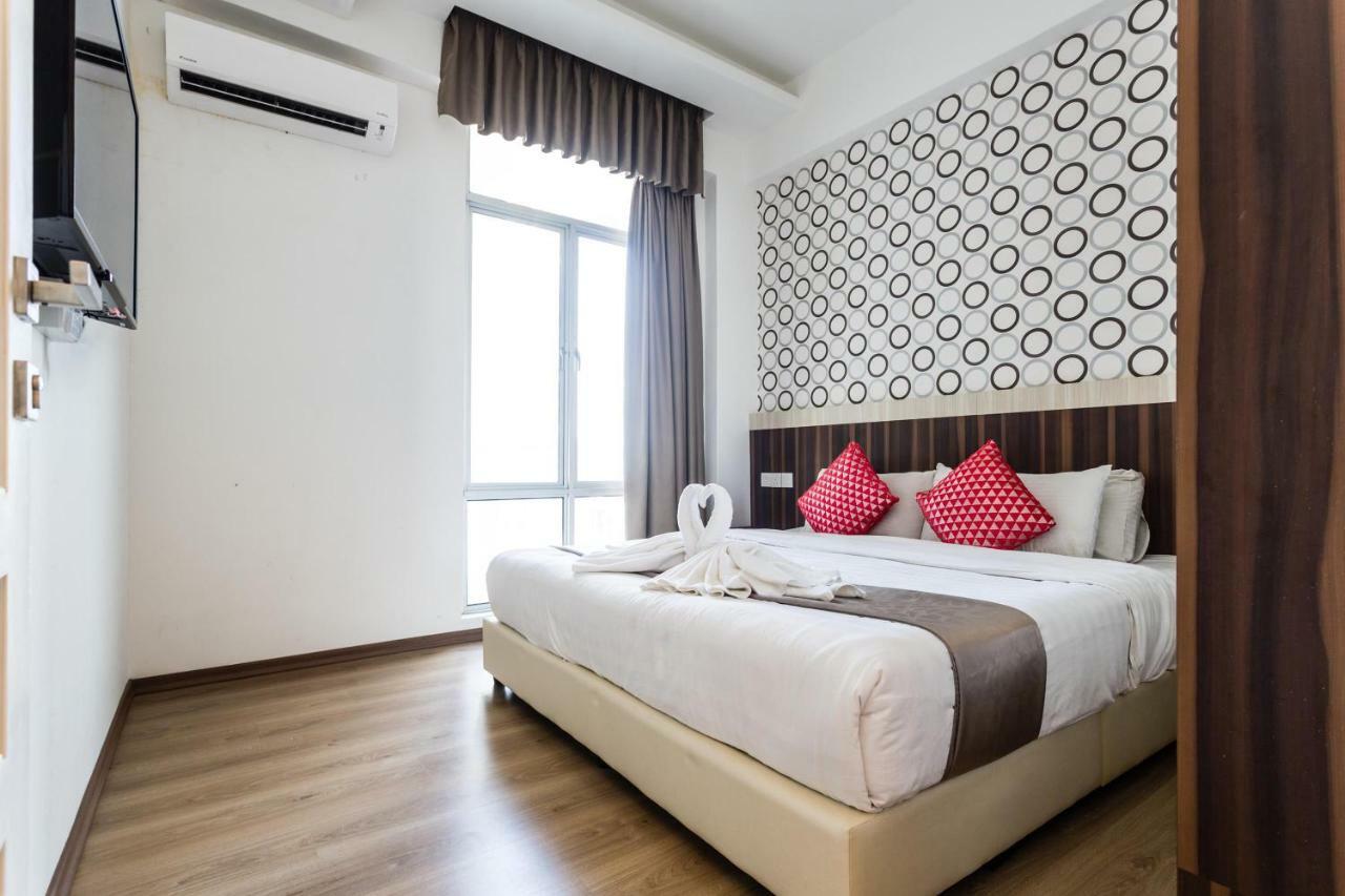 E-Red Hotel Melaka Экстерьер фото
