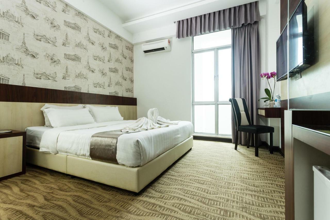 E-Red Hotel Melaka Экстерьер фото