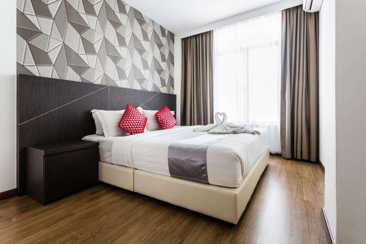 E-Red Hotel Melaka Экстерьер фото
