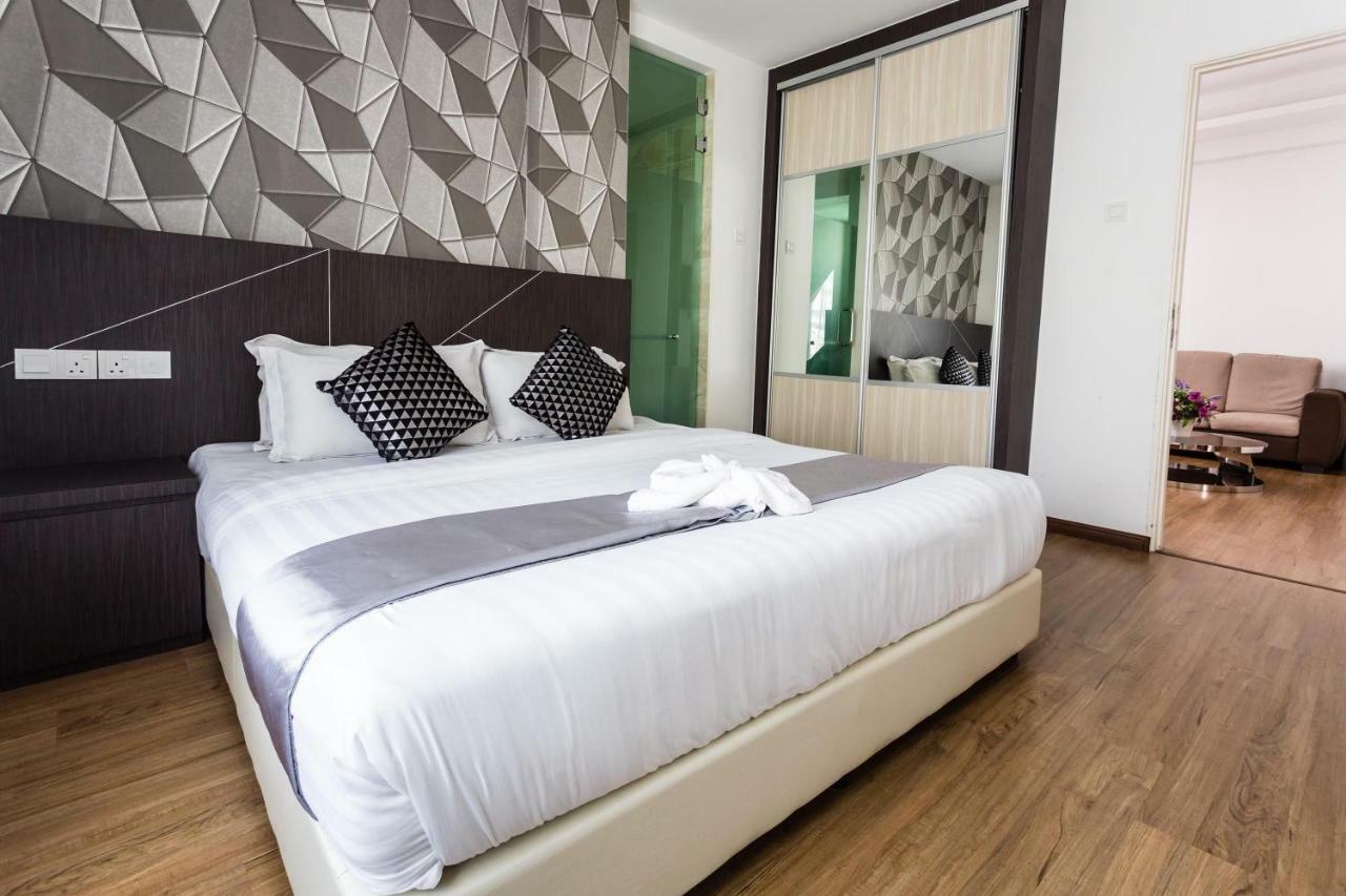 E-Red Hotel Melaka Экстерьер фото